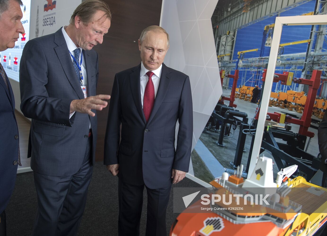 Vladimir Putin visits Far Eastern Federal District