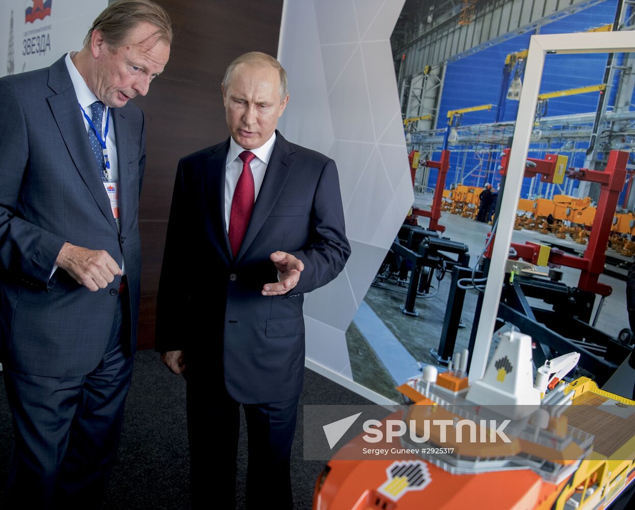 Vladimir Putin visits Far Eastern Federal District