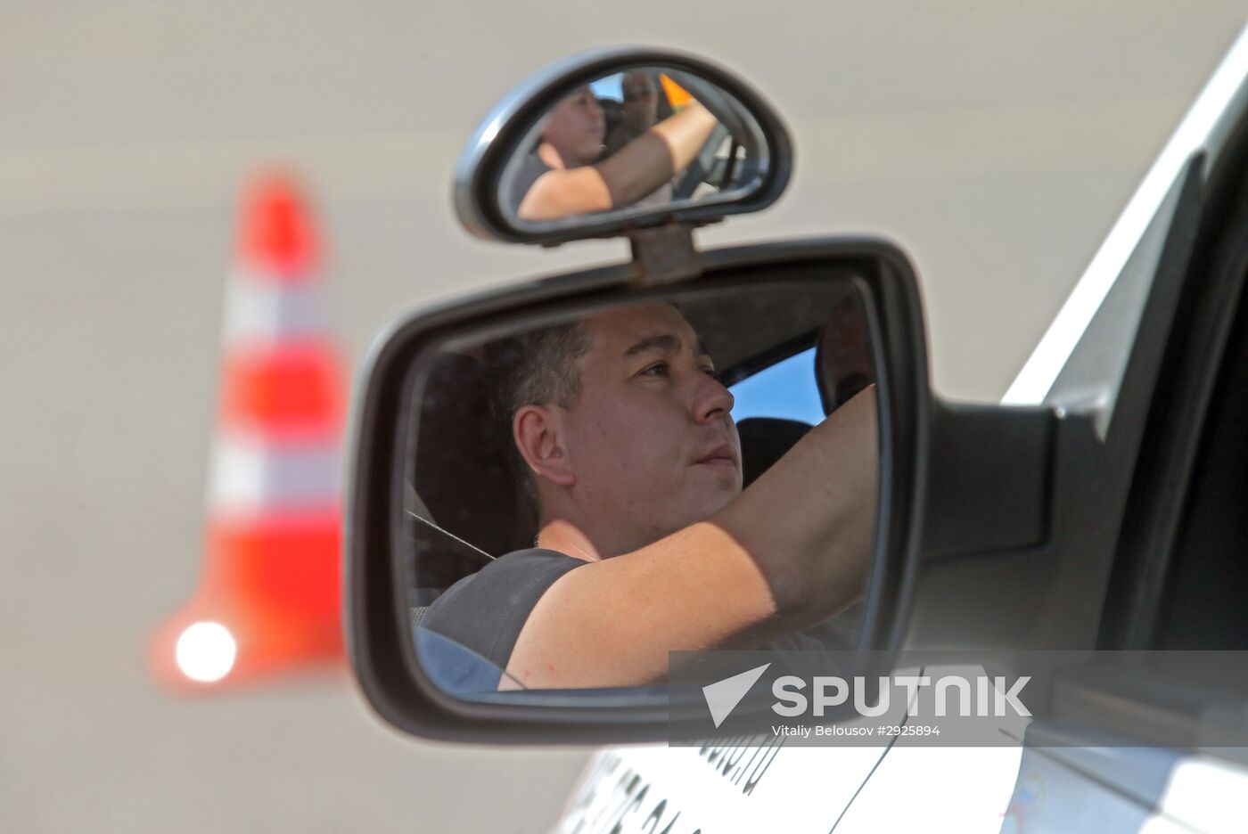 Theoretical and practical lessons at DOSAAF driving school