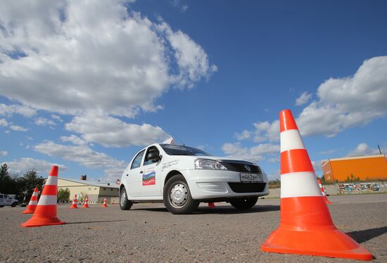 Theoretical and practical lessons at DOSAAF driving school