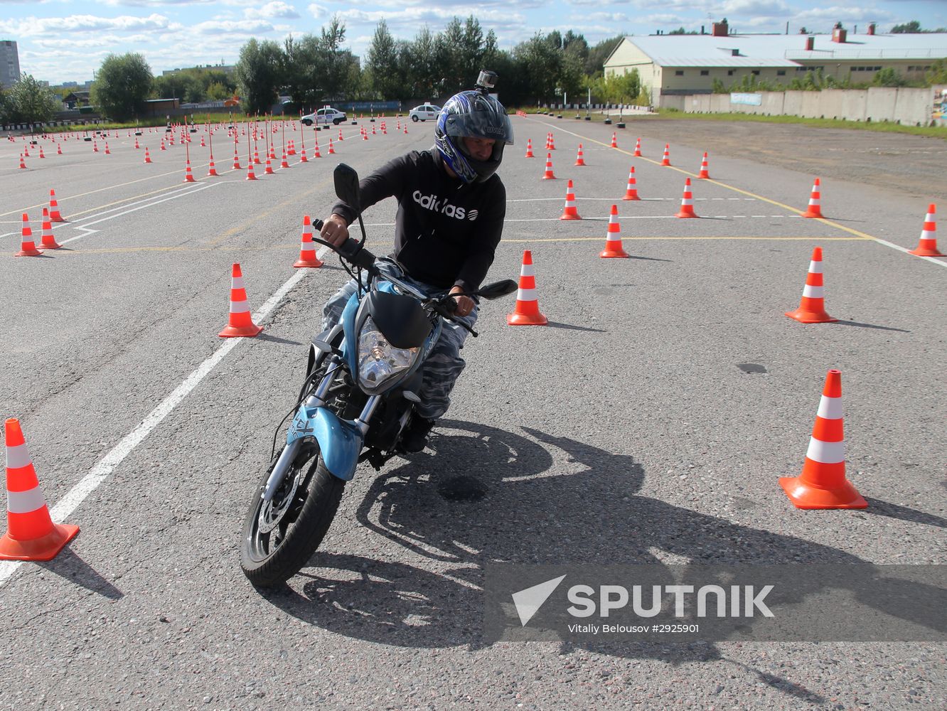 Theoretical and practical lessons at DOSAAF driving school