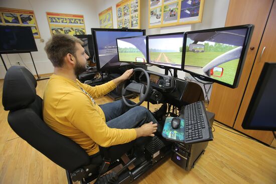 Theoretical and practical lessons at DOSAAF driving school