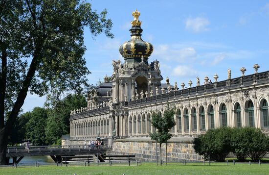 Cities of the world. Dresden.