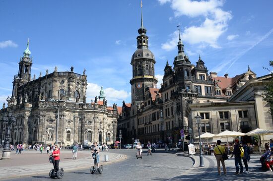 Cities of the world. Dresden.