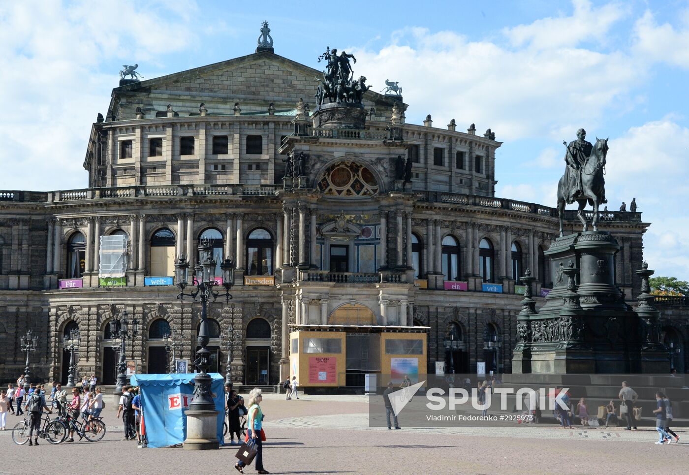 Cities of the world. Dresden.