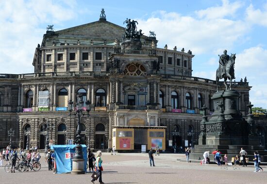 Cities of the world. Dresden.