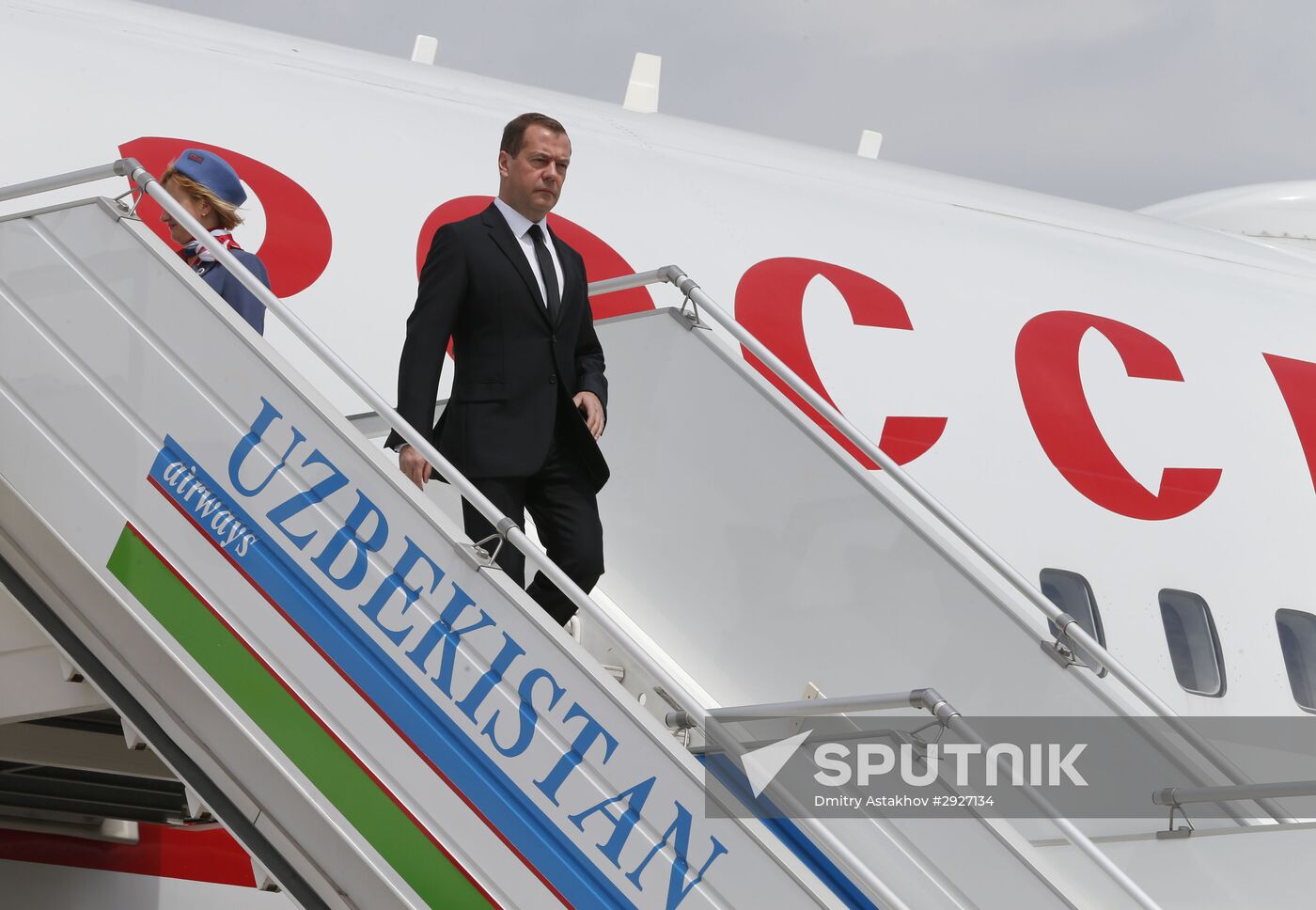 Prime Minister Dmitry Medvedev arrives in Samarkand to attend memorial events connected with passing of Uzbek President Islam Karimov