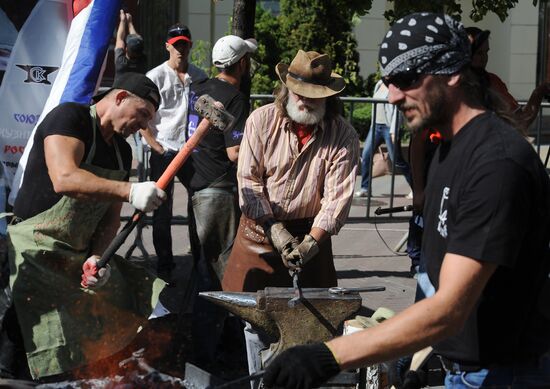 Russian artistic blacksmithing championship in Chelyabinsk