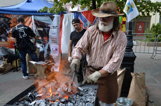 Russian artistic balcksmithing championship in Chelyabinsk