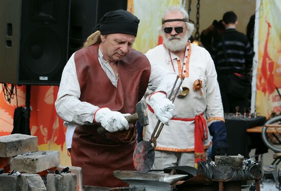 Russian artistic balcksmithing championship in Chelyabinsk