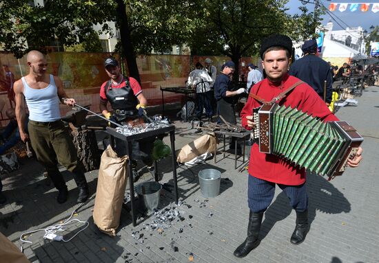 Russian artistic balcksmithing championship in Chelyabinsk