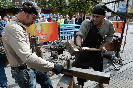 Russian artistic balcksmithing championship in Chelyabinsk