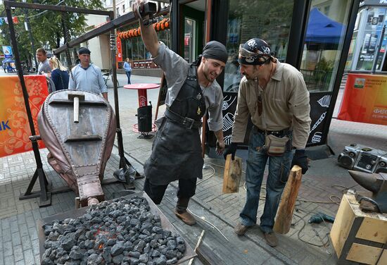 Russian artistic balcksmithing championship in Chelyabinsk