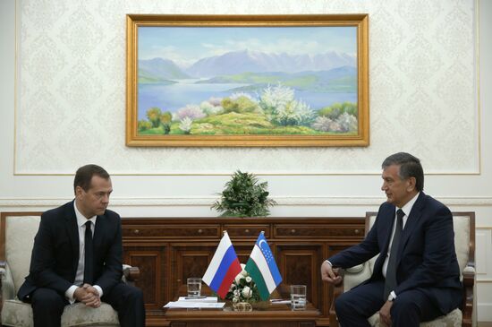 Prime Minister Medvedev in Samarkand meets with Uzbekistan's counterpart Mirziyoyev