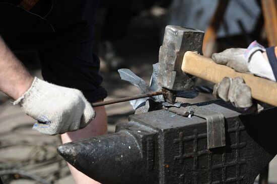 Russian artistic balcksmithing championship in Chelyabinsk