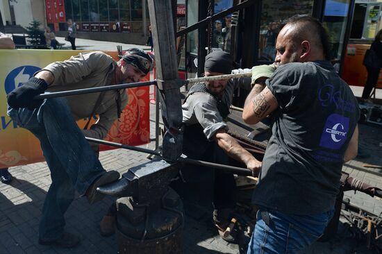 Russian artistic balcksmithing championship in Chelyabinsk