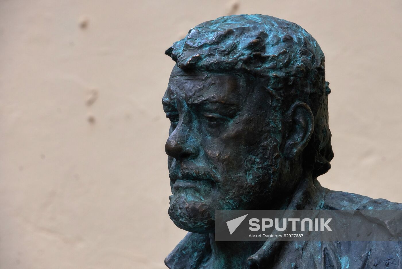 Monument to Sergei Dovlatov unceiled in St. Petersburg