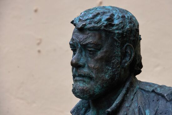 Monument to Sergei Dovlatov unceiled in St. Petersburg