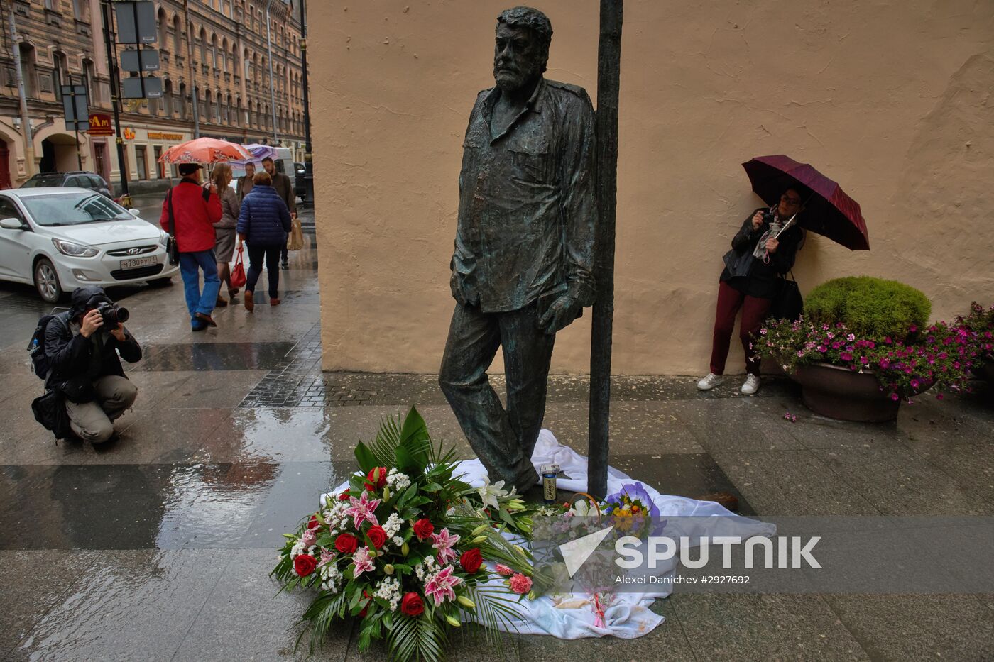 Monument to Sergei Dovlatov unceiled in St. Petersburg