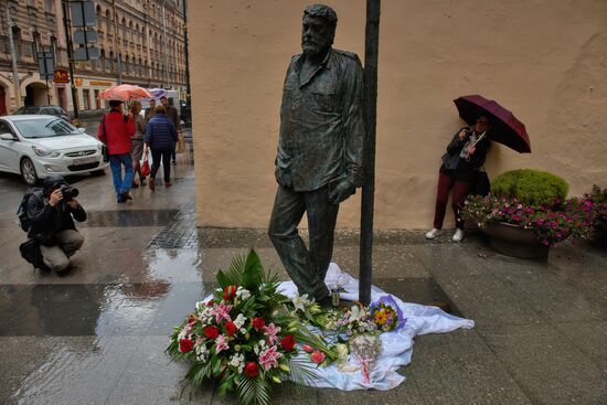 Monument to Sergei Dovlatov unceiled in St. Petersburg