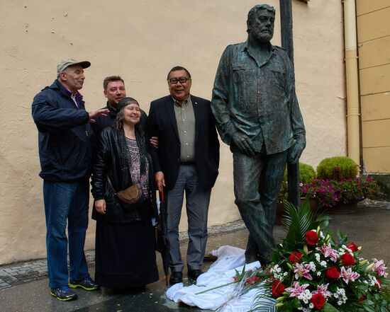 Monument to Sergei Dovlatov unceiled in St. Petersburg