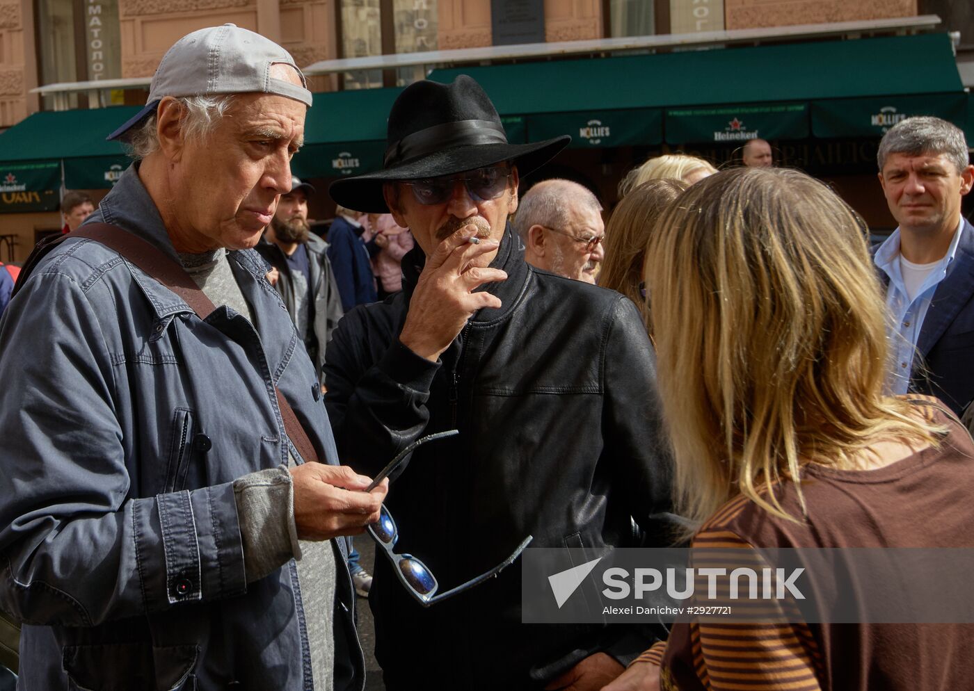 Monument to Sergei Dovlatov unceiled in St. Petersburg