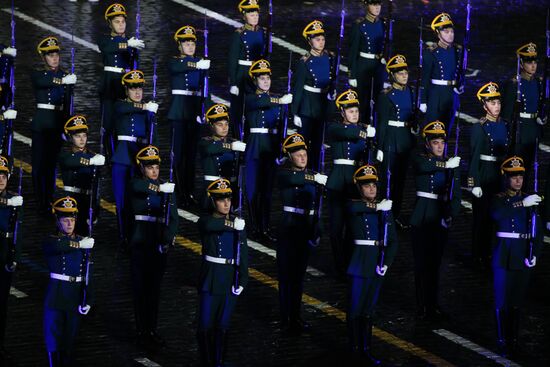 Spasskaya Tower 2016 international military music festival closing ceremony