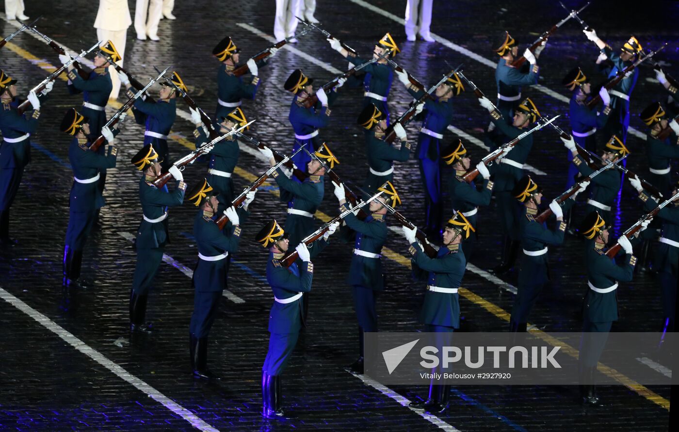 Spasskaya Tower 2016 international military music festival closing ceremony