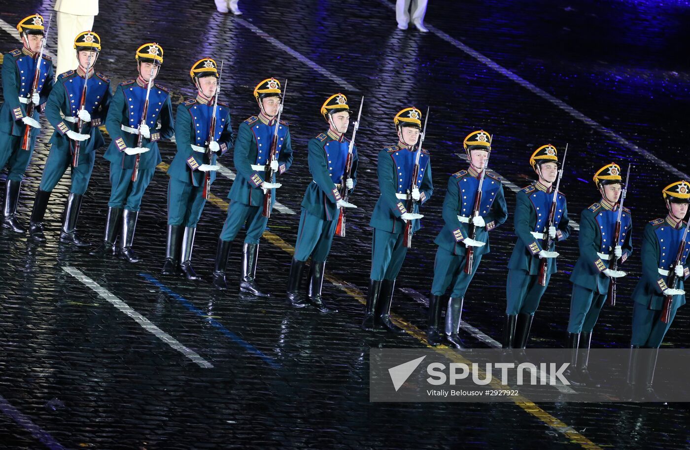 Spasskaya Tower 2016 international military music festival closing ceremony