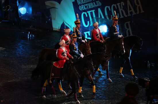 Spasskaya Tower 2016 international military music festival closing ceremony