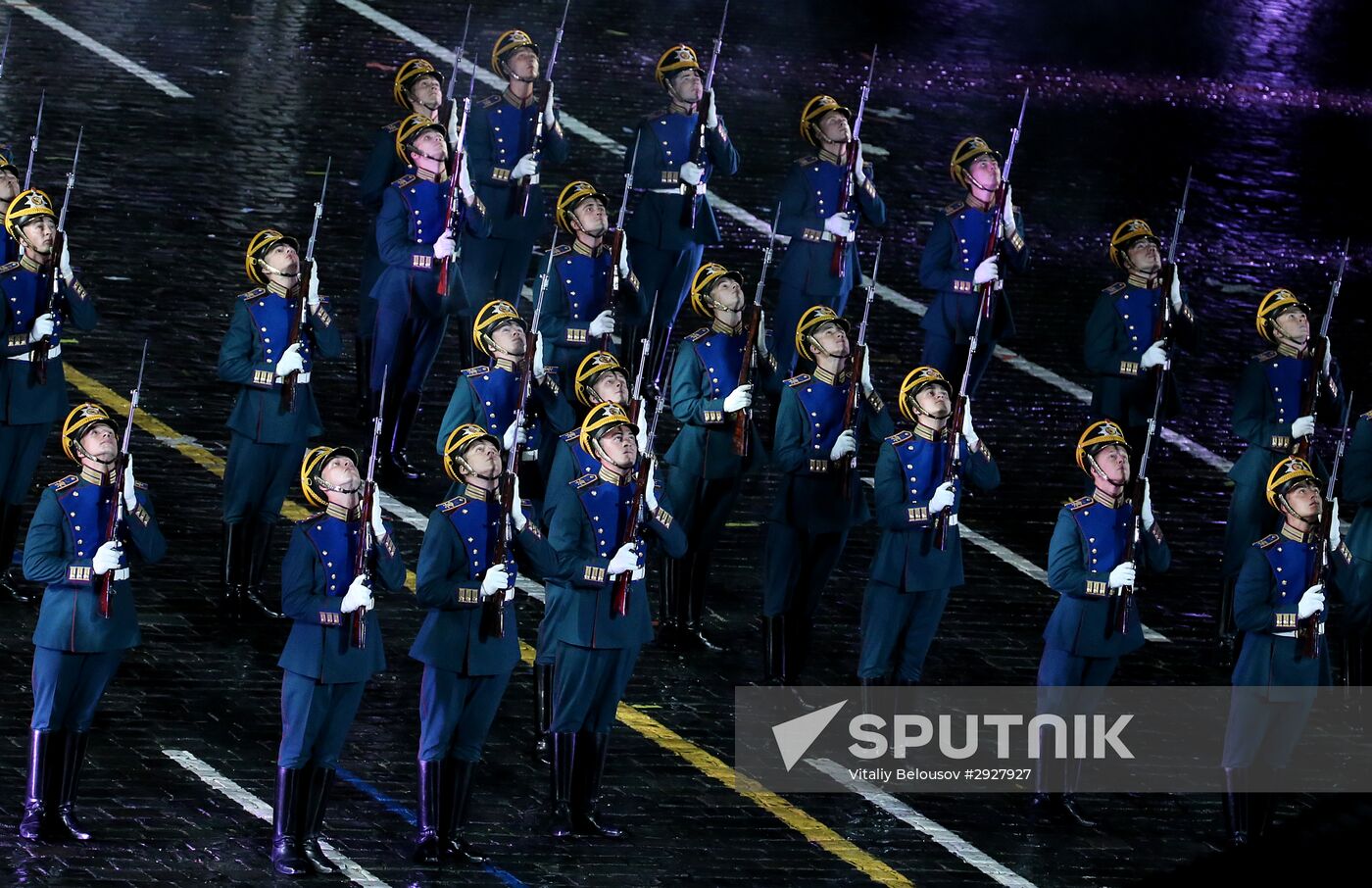 Spasskaya Tower 2016 international military music festival closing ceremony