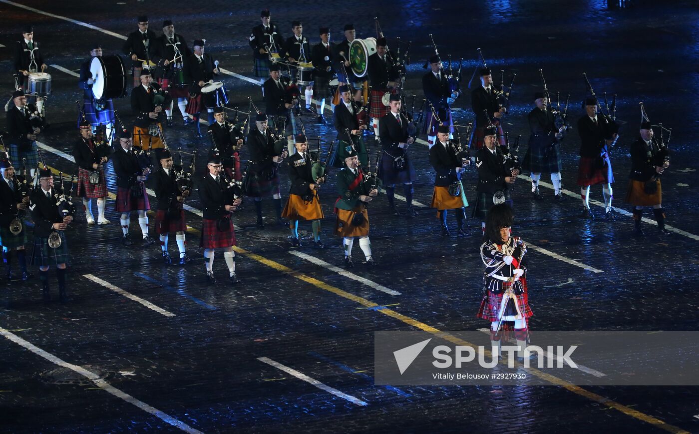 Spasskaya Tower 2016 international military music festival closing ceremony