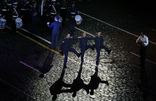 Spasskaya Tower 2016 international military music festival closing ceremony