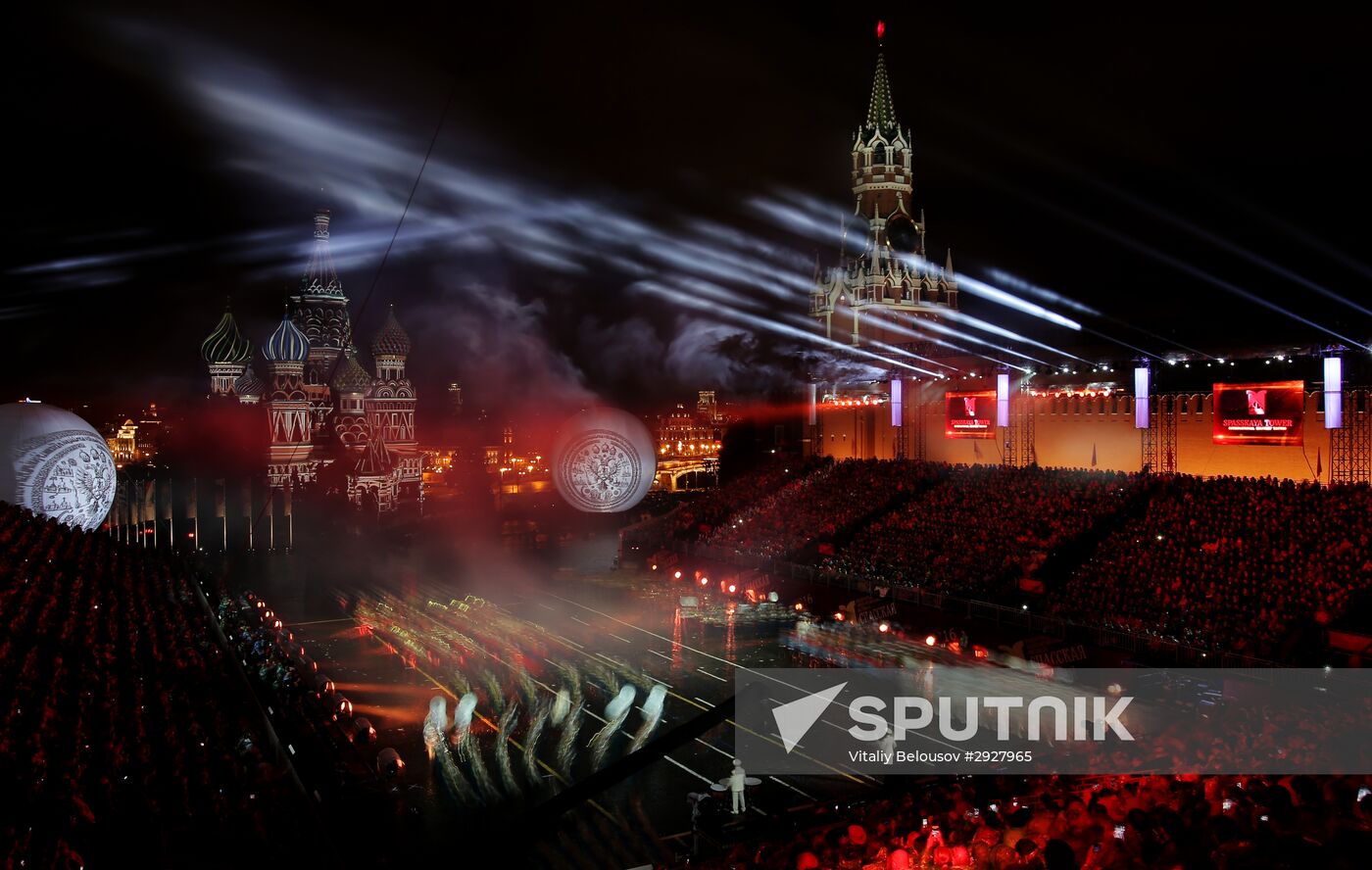 Spasskaya Tower 2016 international military music festival closing ceremony