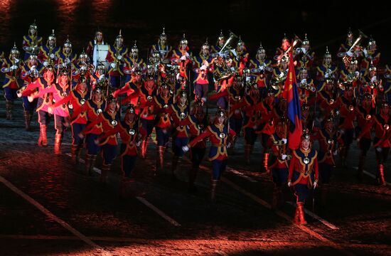 Spasskaya Tower 2016 international military music festival closing ceremony