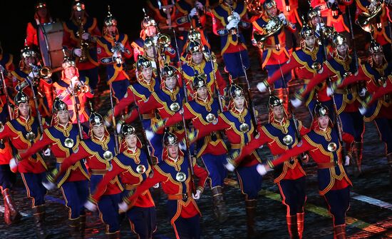 Spasskaya Tower 2016 international military music festival closing ceremony