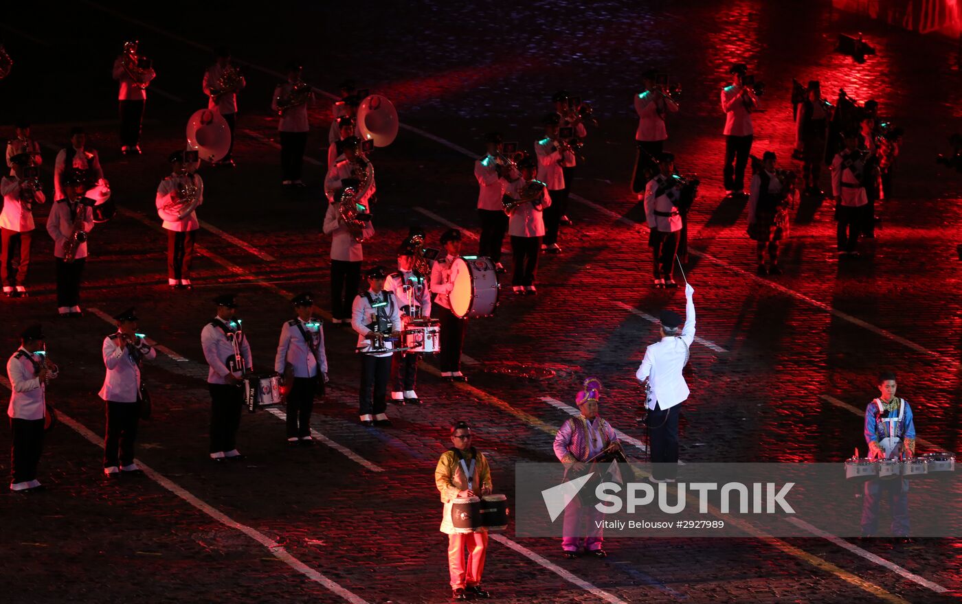 Spasskaya Tower 2016 international military music festival closing ceremony