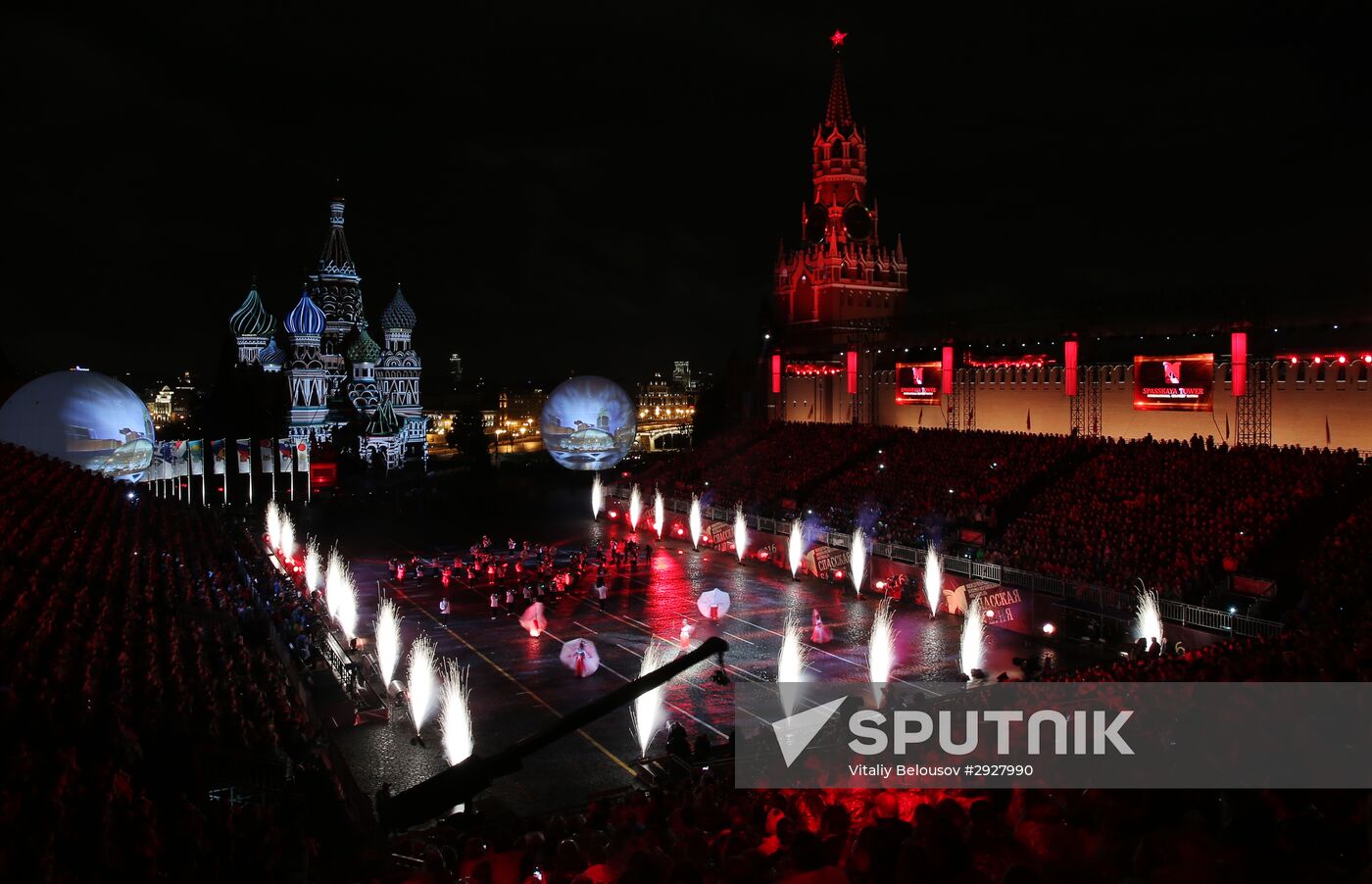 Spasskaya Tower 2016 international military music festival closing ceremony