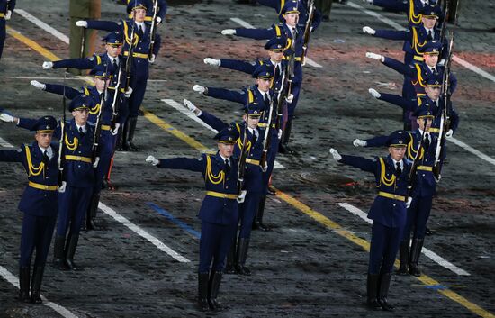 Spasskaya Tower 2016 international military music festival closing ceremony