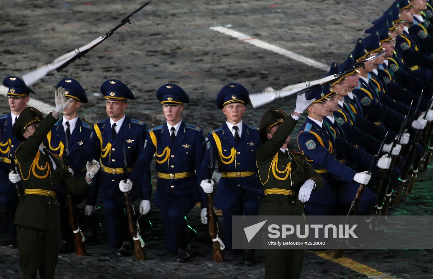 Spasskaya Tower 2016 international military music festival closing ceremony