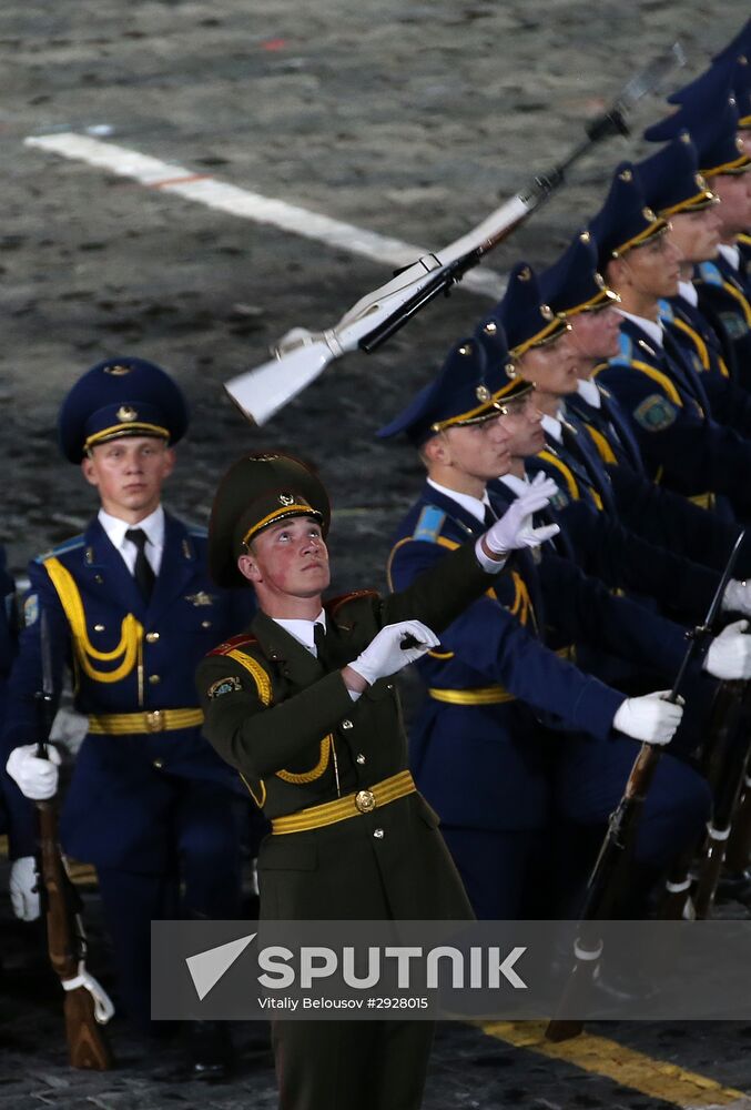 Spasskaya Tower 2016 international military music festival closing ceremony