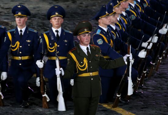 Spasskaya Tower 2016 international military music festival closing ceremony