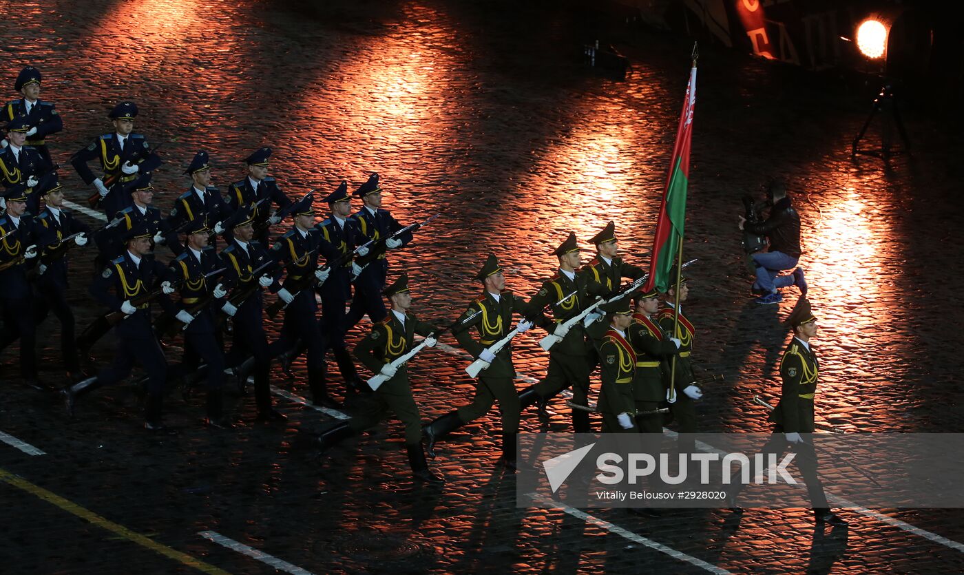 Spasskaya Tower 2016 international military music festival closing ceremony