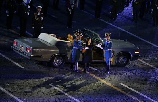 Spasskaya Tower 2016 international military music festival closing ceremony