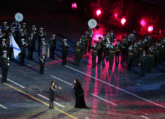 Spasskaya Tower 2016 international military music festival closing ceremony