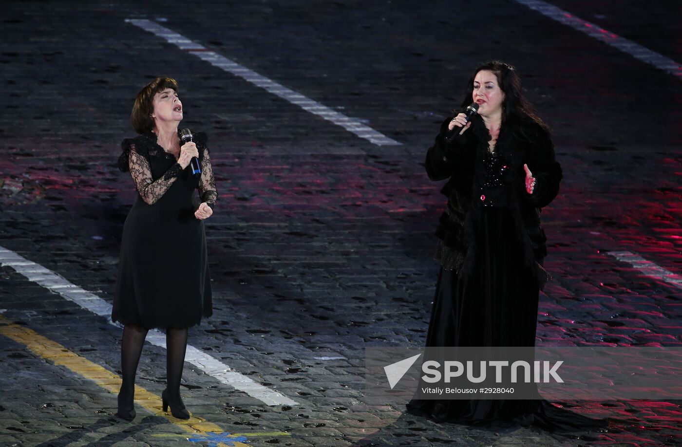 Spasskaya Tower 2016 international military music festival closing ceremony