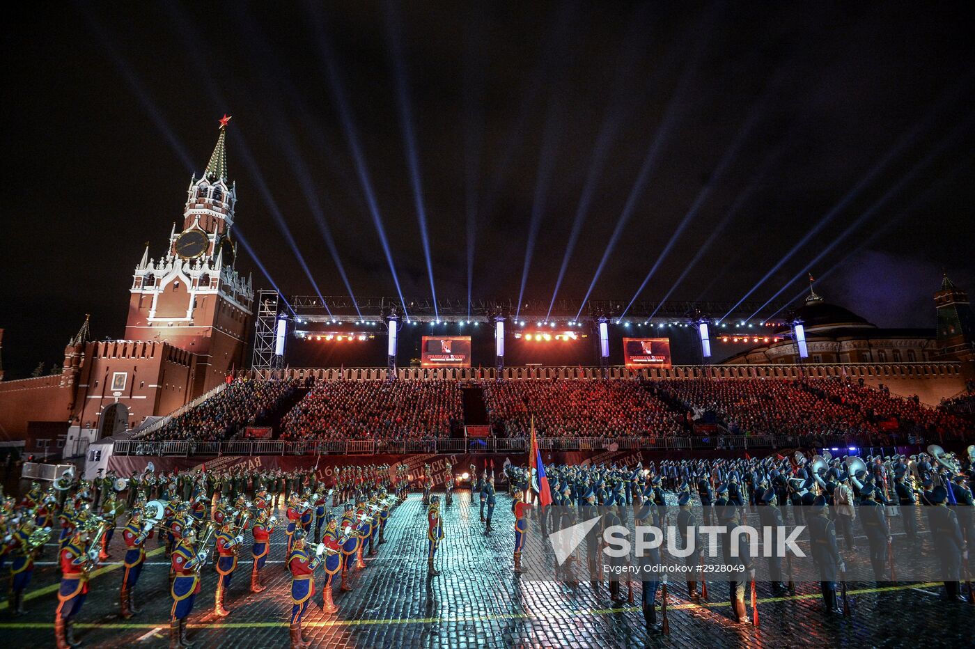 Spasskaya Tower 2016 international military music festival closing ceremony