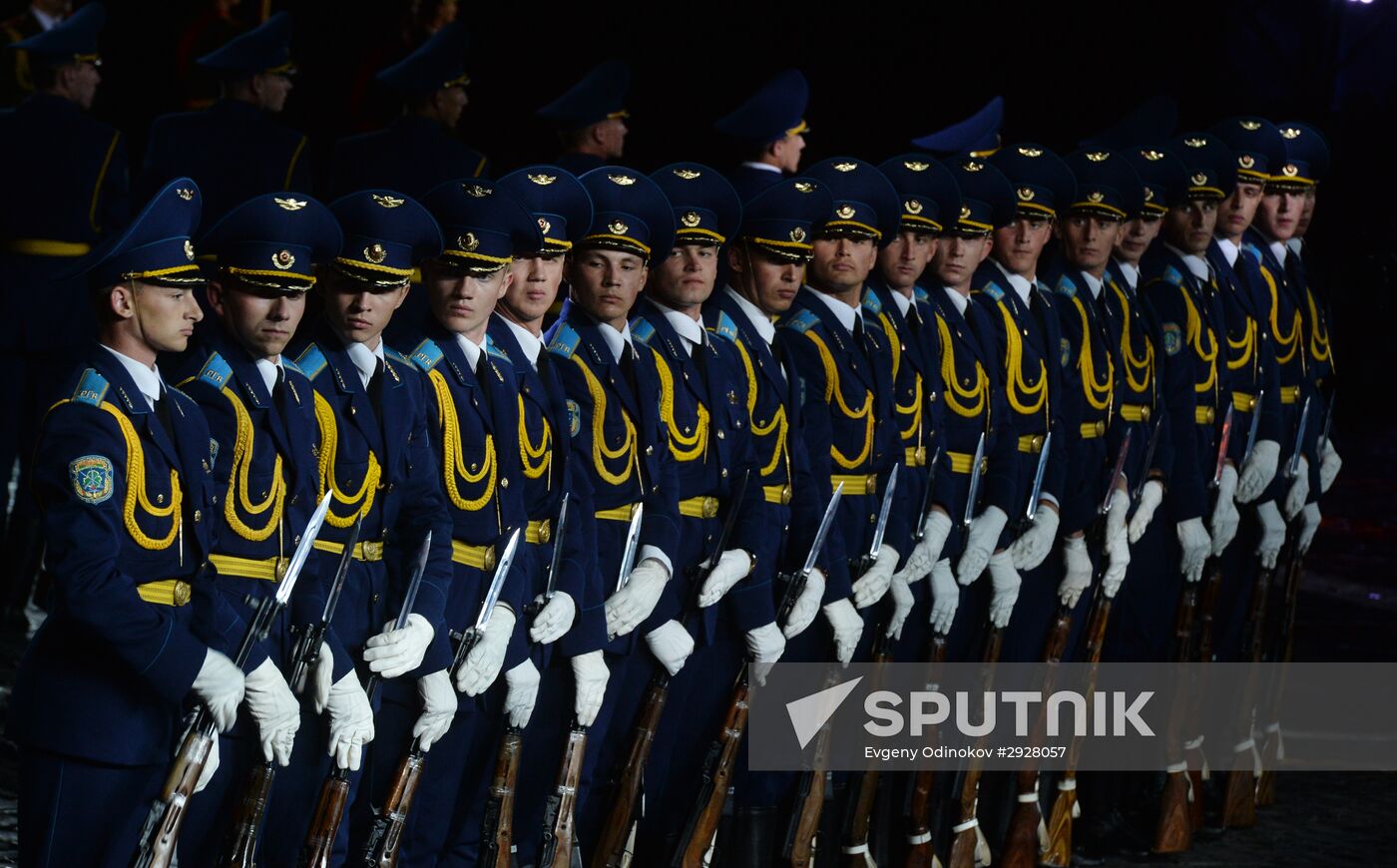 Spasskaya Tower 2016 international military music festival closing ceremony