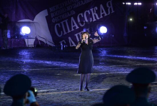 Spasskaya Tower 2016 international military music festival closing ceremony