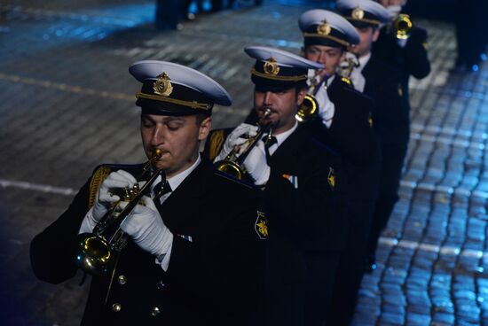 Spasskaya Tower 2016 international military music festival closing ceremony